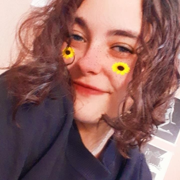 Meet your Posher, Jennifer - Picture 1 of 1